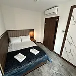 Sleep&fly Okecie Airport Frühstückspension 4*