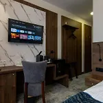 Frühstückspension Sleep&fly Okecie Airport 4*