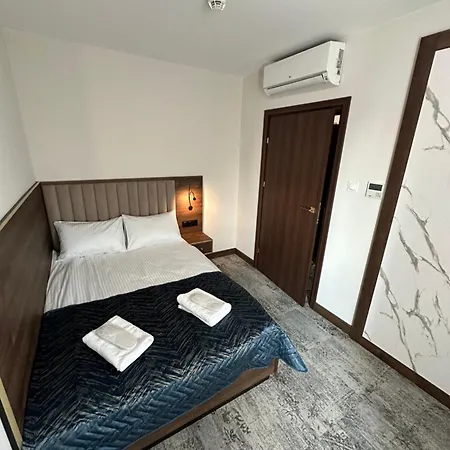 Sleep&fly Okecie Airport Отель типа 