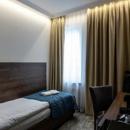 Sleep&fly Okecie Airport 4* Варшава