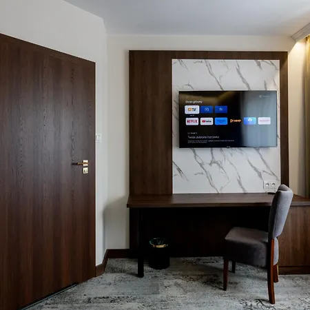 Sleep&fly Okecie Airport 4*