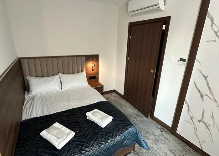 Sleep&fly Okecie Airport Bed & Breakfast 4*